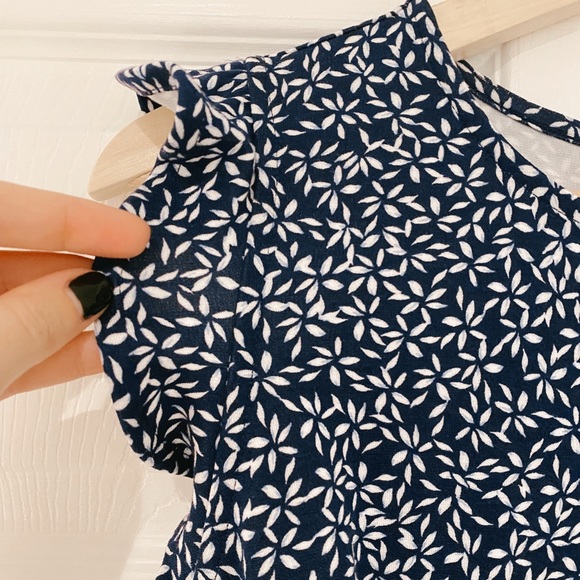 Floral dress with cap sleeves! - Picture 2 of 2